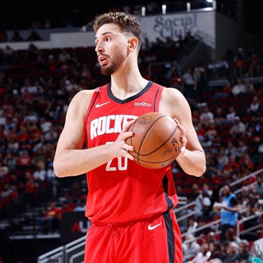 杜兰特：从没和申京这样的大个子搭档，他在低位对手会紧张